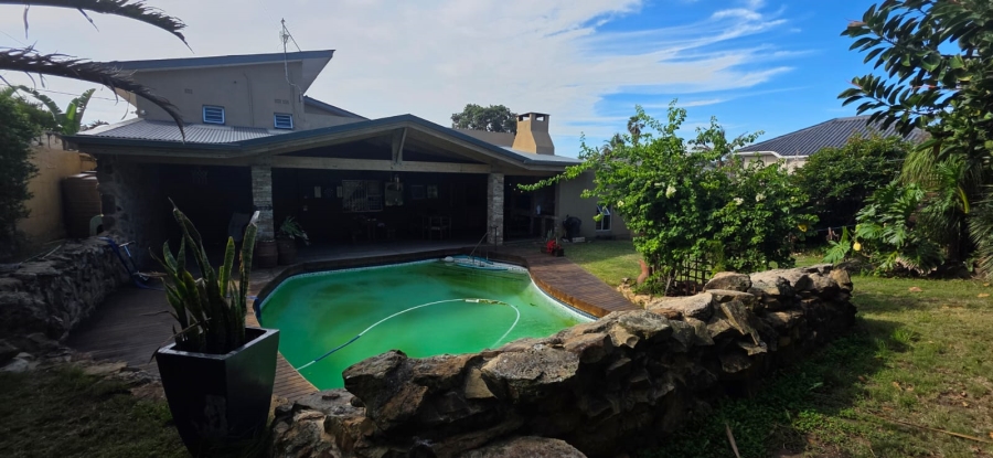5 Bedroom Property for Sale in Gonubie Eastern Cape